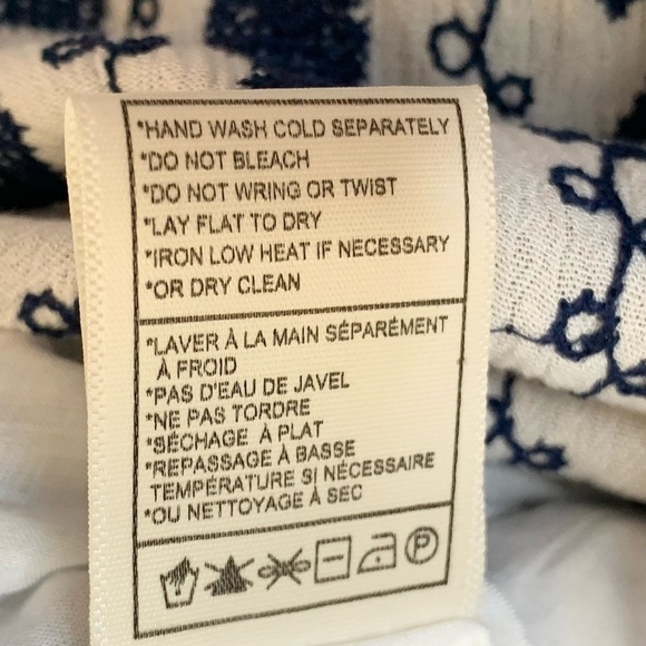 CUPCAKES AND CASHMERE Boho Navy White Embroidered Short Romper Size Medium - Picture 9 of 10